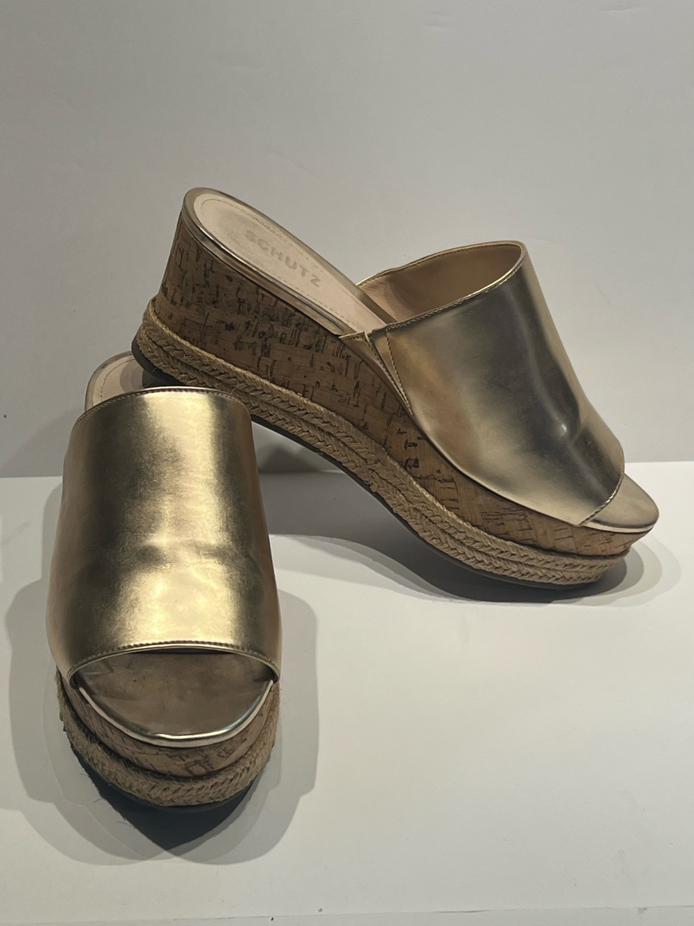 SCHUTZ Metallic Gold Espadrille Wedge Slide Sandals Sz 9.5